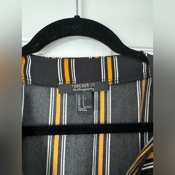 Long‎ sleeve crop top - Picture 3 of 4